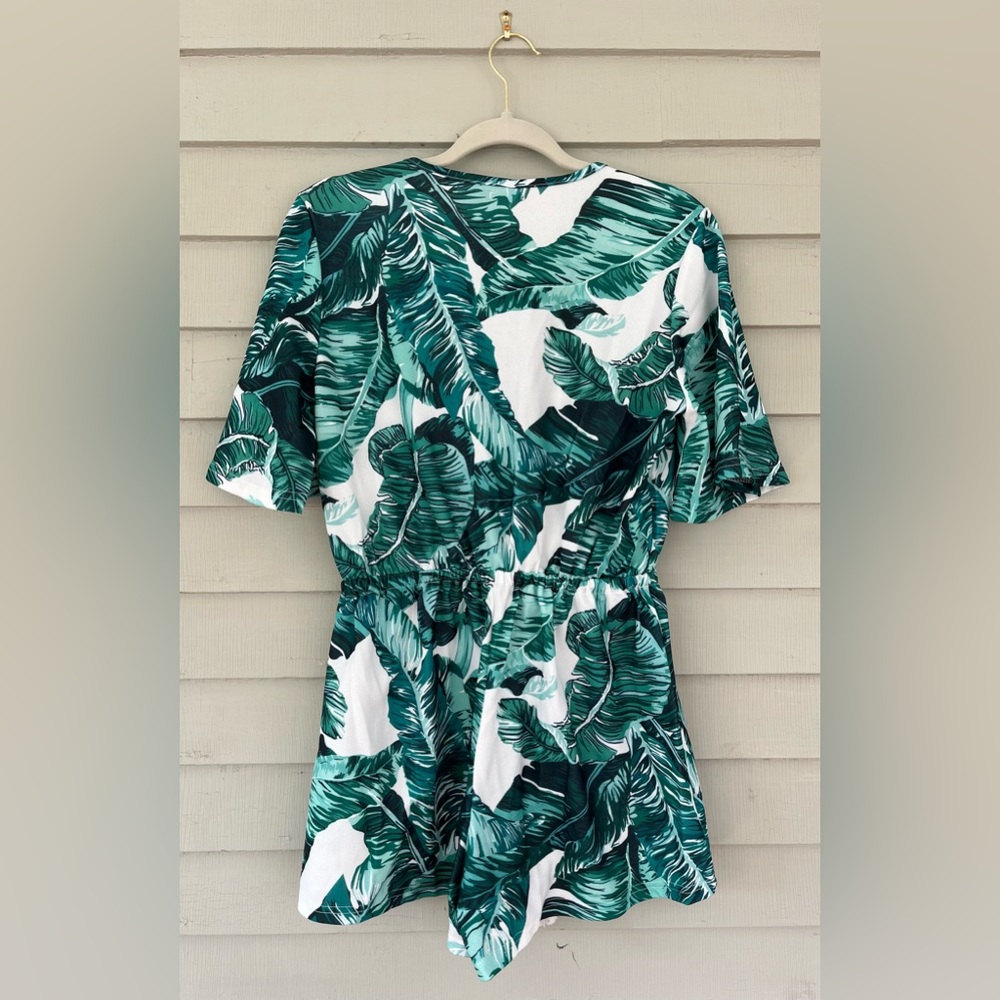 Tropical Pattern Romper - Picture 2 of 4